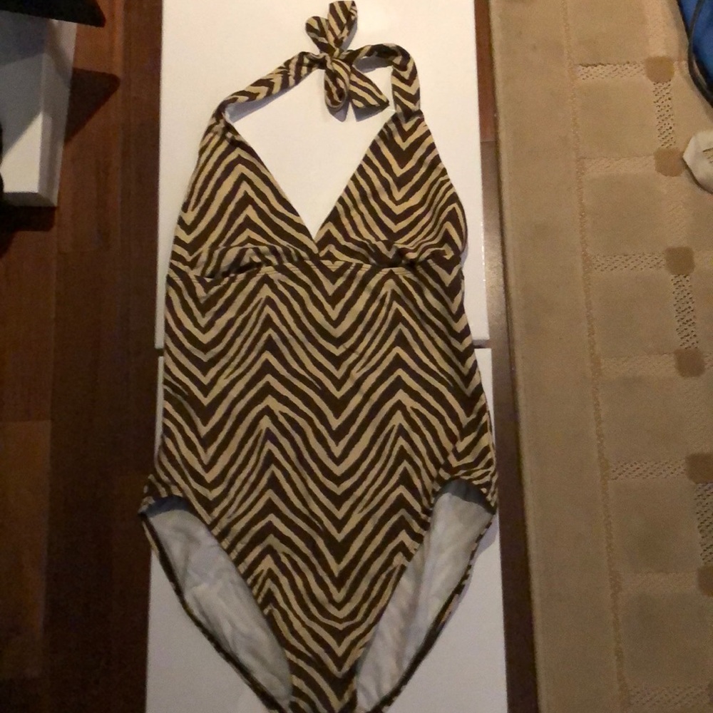 Swimming suit